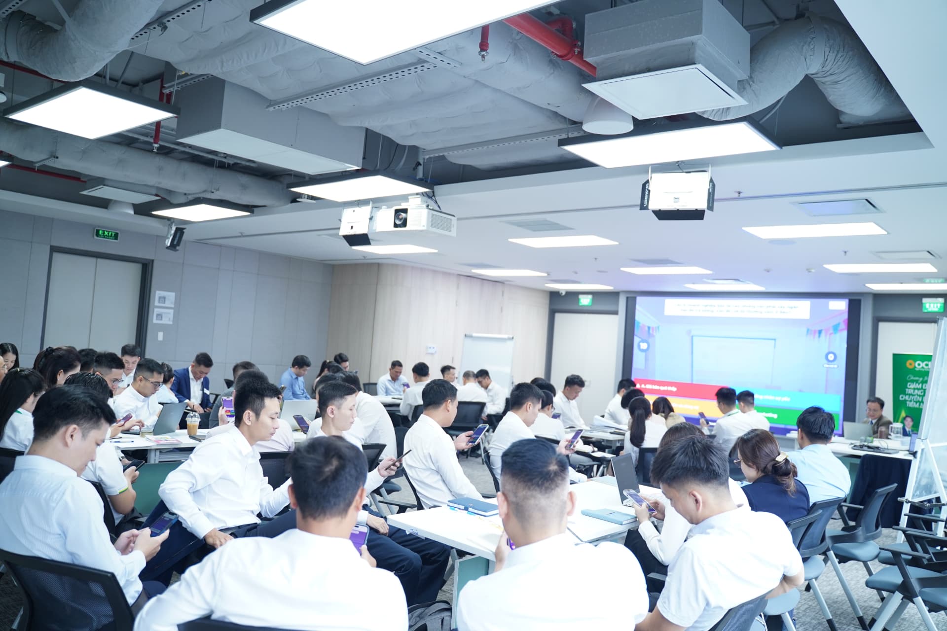 Học viên thực hành trực tiếp trên số liệu