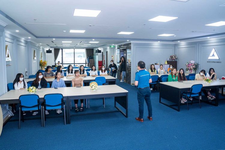 Lớp học viên tại phòng đào tạo